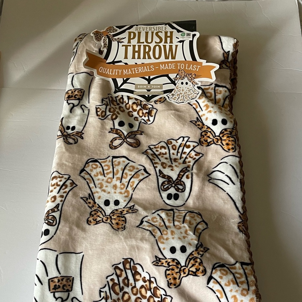 Reversible Plush Throw Blanket - Cream and Brown